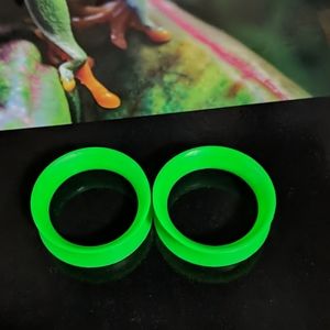🌛 Neon Green Kaos silicone guages 7/8"